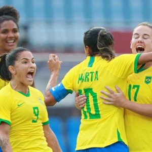 Olimpíadas de Tóquio começa com goleada do Brasil e recorde de Marta